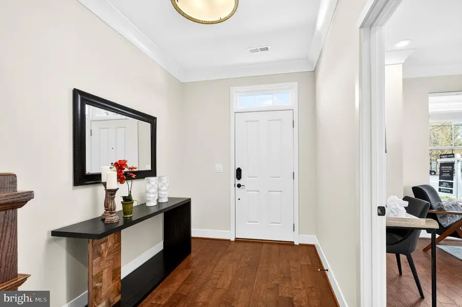 151 Center S #1, Vienna, VA 22180 - #2