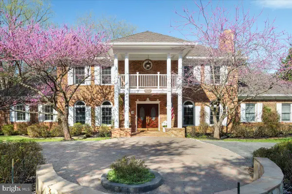 532 Walker Rd, GREAT FALLS, VA 22066