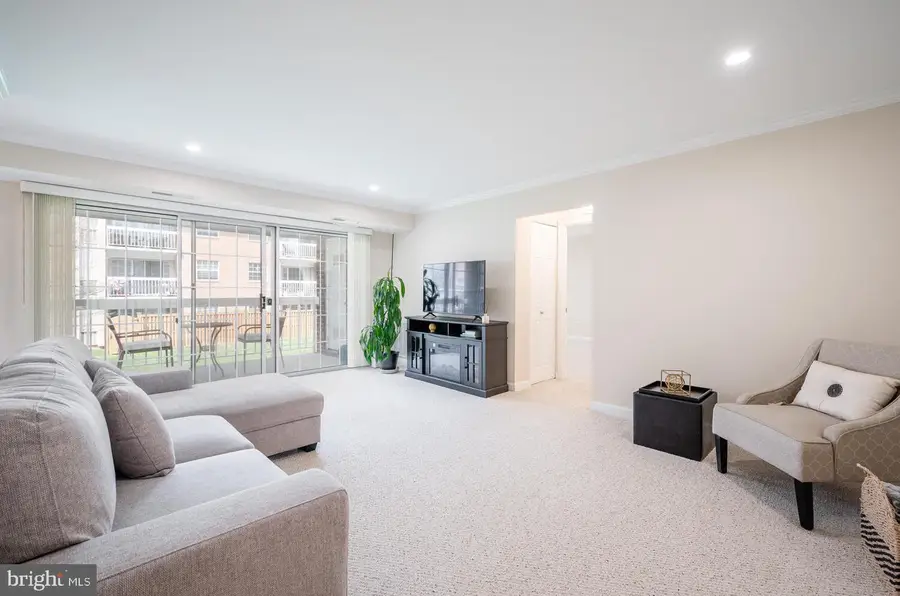 1954 Kennedy Dr #201, McLean, VA 22102 - #2