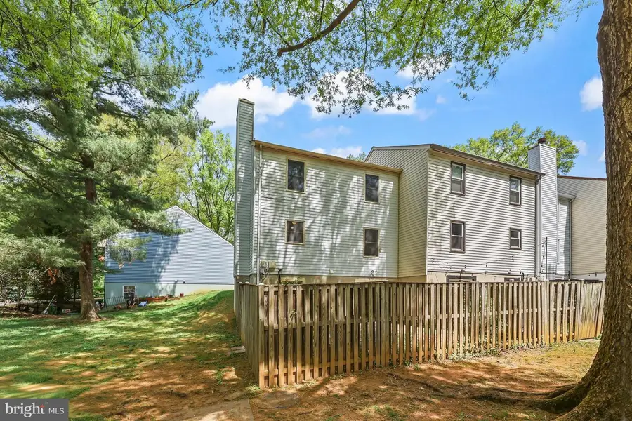 9909 Kingsbridge Dr, Fairfax, VA 22031 - #3