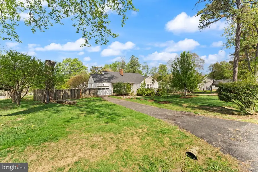 4418 Gilbertson Rd, Fairfax, VA 22032 - #3