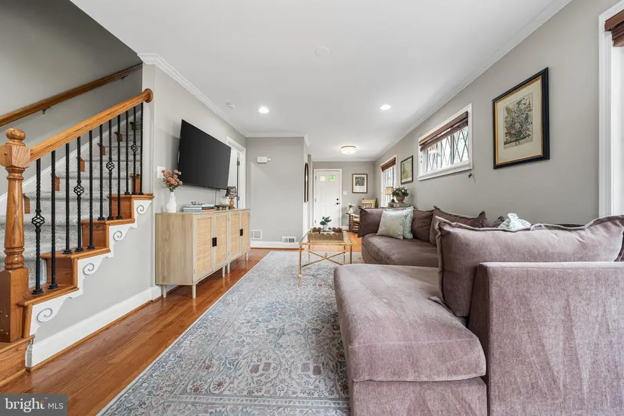 2253 Roanoke Dr, Alexandria, VA 22307 - #3