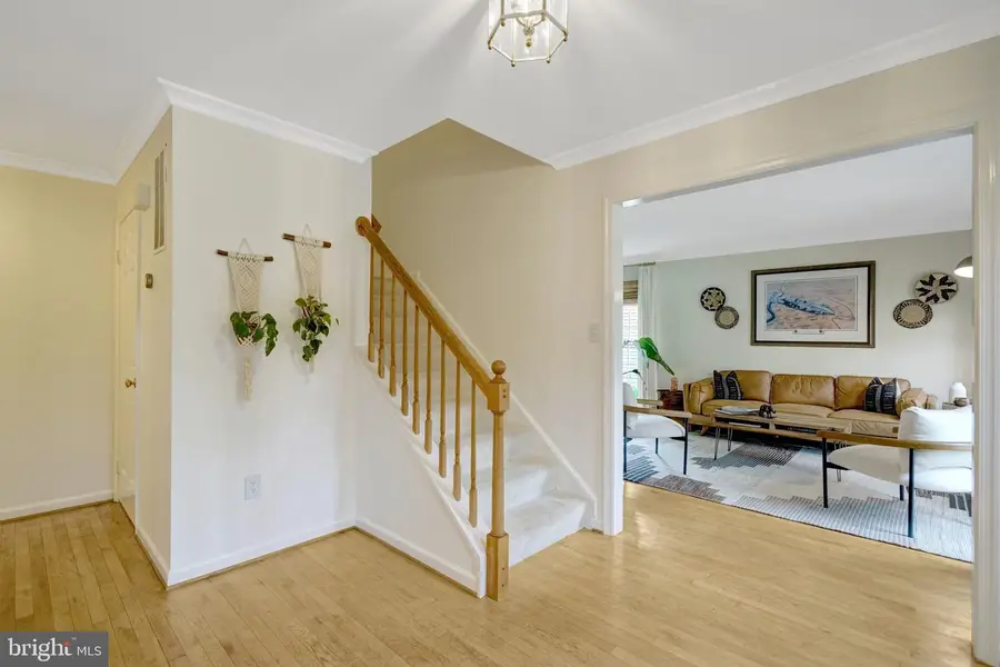 6040 Redwood Ln, Alexandria, VA 22310 - #3