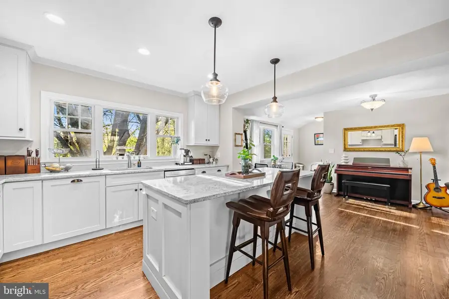2722 Woodley Pl, Falls Church, VA 22046 - #2