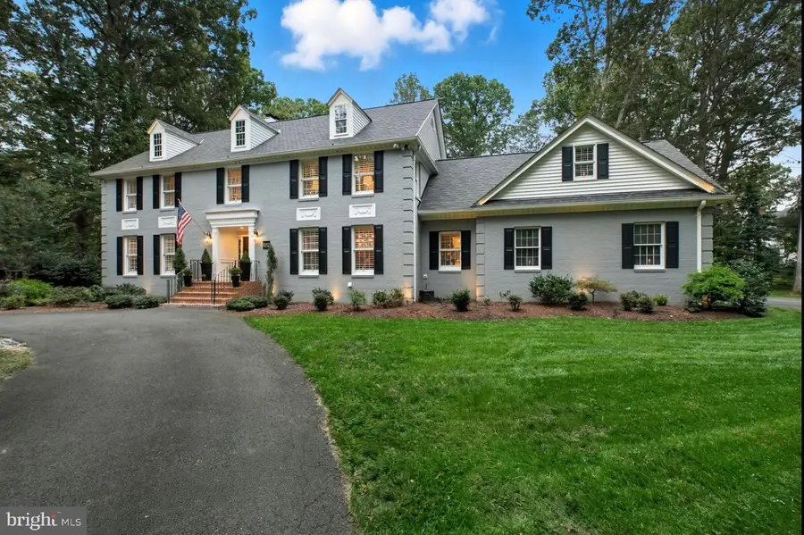 9217 Jeffery Rd, Great Falls, VA 22066 - #3