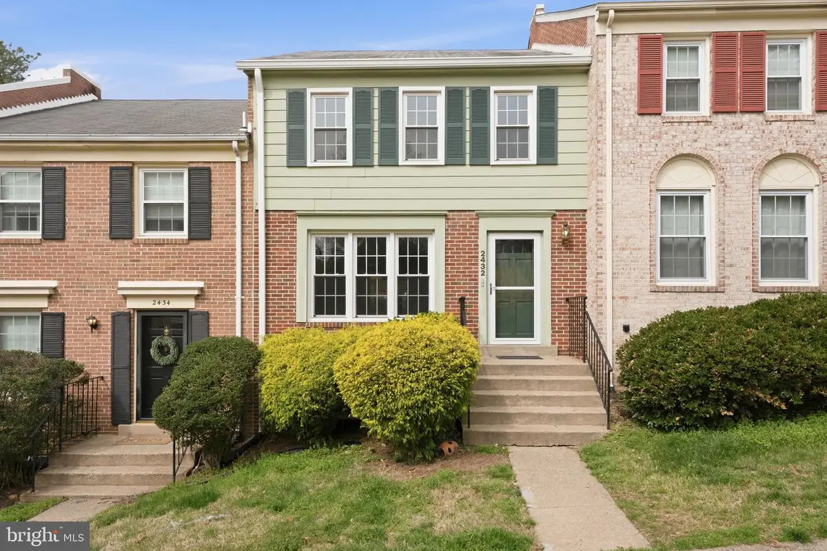 2432 Windbreak Dr, Alexandria, VA 22306 - #1