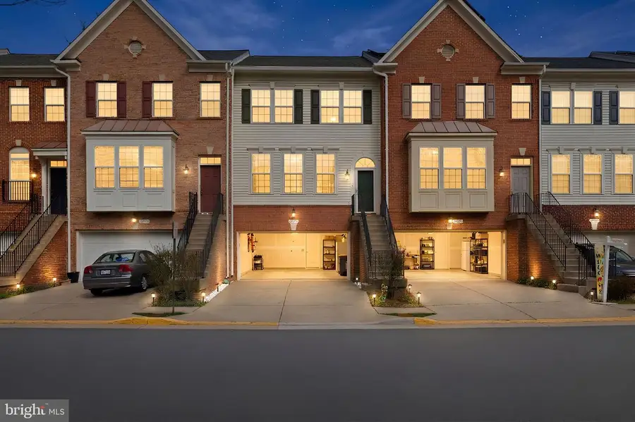 8553 Wyngate Manor Ct, Alexandria, VA 22309 - #2