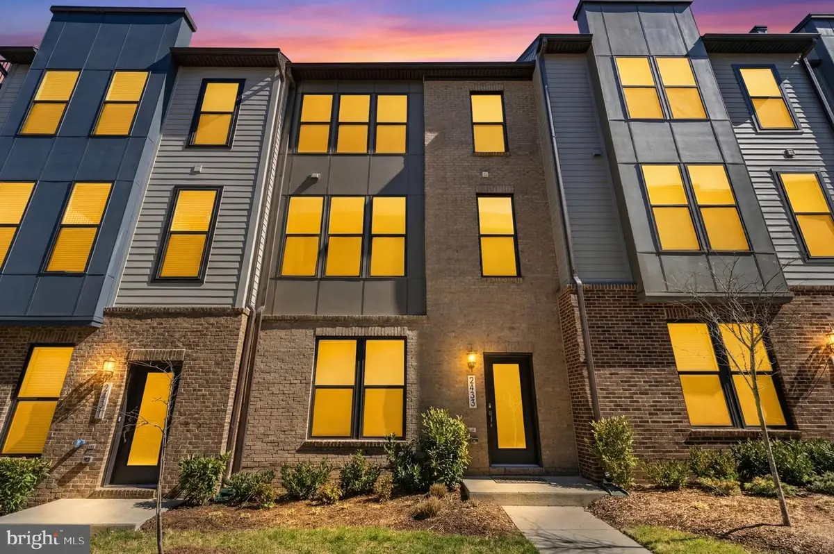 2433 Liberty Loop, Herndon, VA 20171 - #1