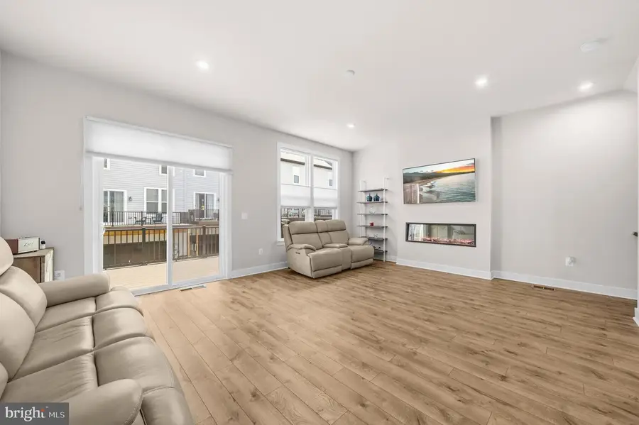 2433 Liberty Loop, Herndon, VA 20171 - #3