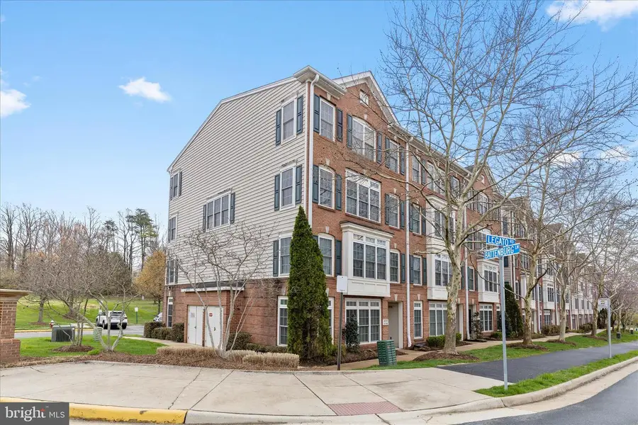 4608 Battenburg Ln #832, Fairfax, VA 22030 - #3