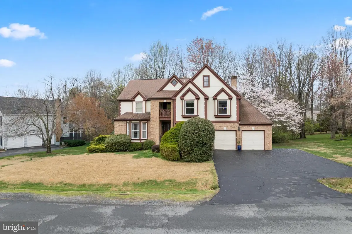 11670 Gilman Ln, Herndon, VA 20170 - #1