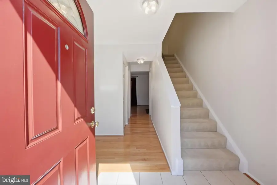 6404 Blarney Stone Ct, Springfield, VA 22152 - #3