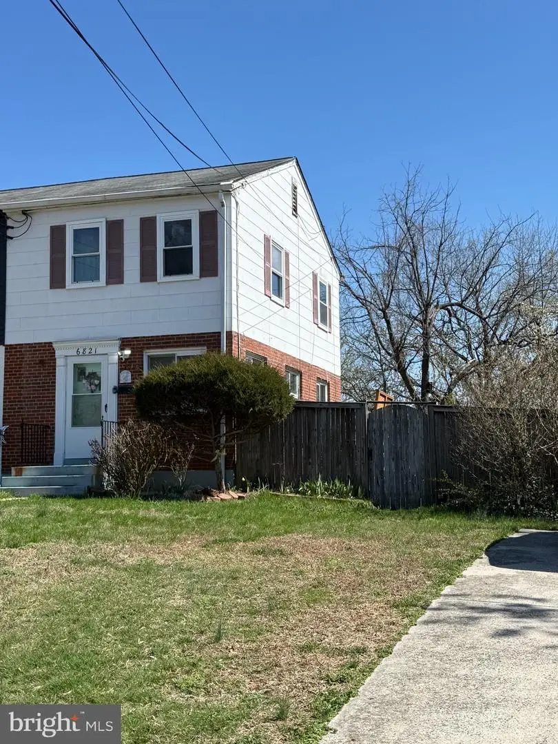 6821 Kenyon Dr, Alexandria, VA 22307 - #3