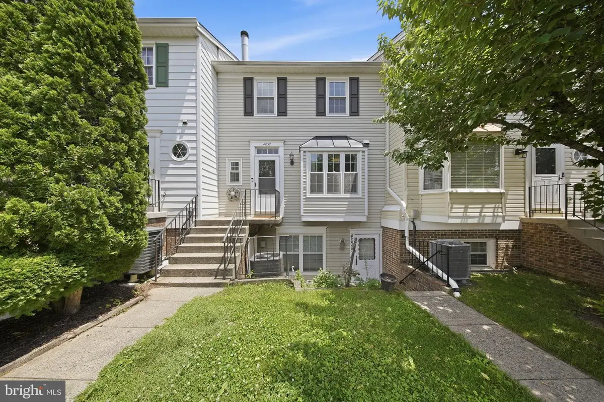 4037 Summer Hollow Ct, Chantilly, VA 20151 - #1
