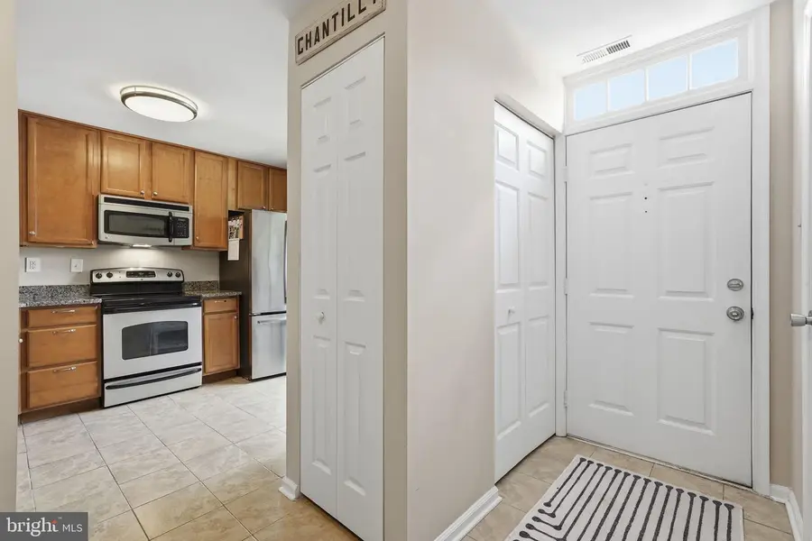 4037 Summer Hollow Ct, Chantilly, VA 20151 - #3