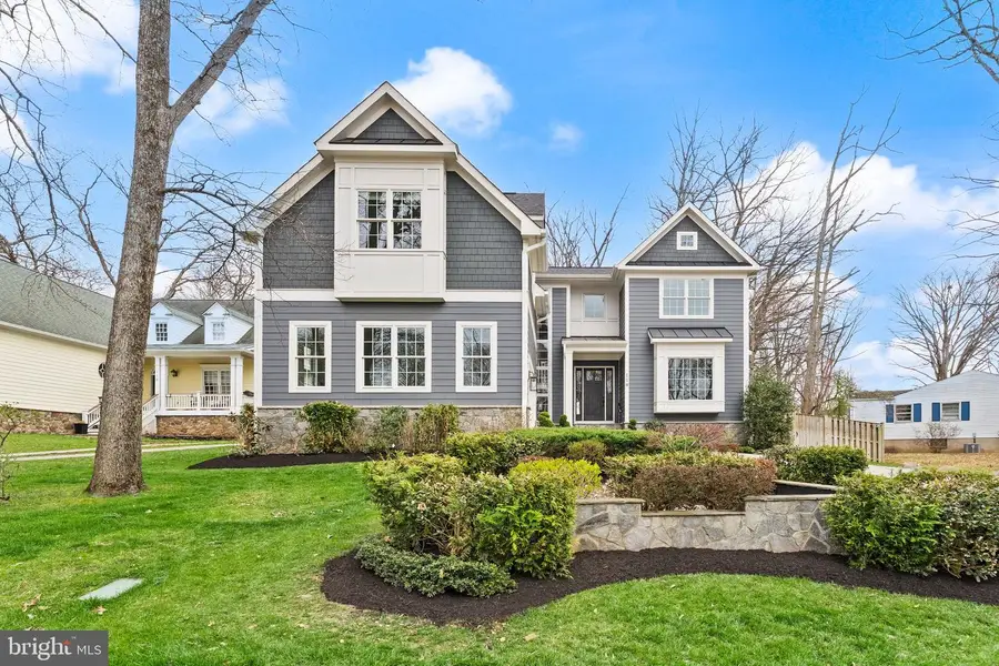 118 Oak St Sw, Vienna, VA 22180 - #3