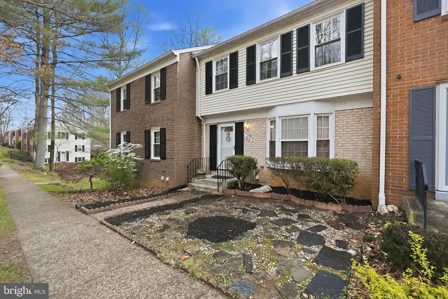 5672 Kirkham Ct, Springfield, VA 22151 - #2