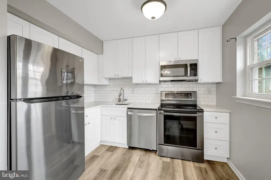 4194 Pleasant Meadow Ct #102c, Chantilly, VA 20151 - #3