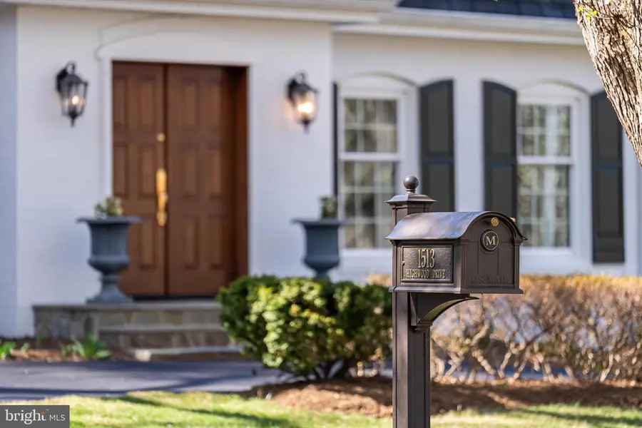 1513 Highwood Dr, McLean, VA 22101 - #3