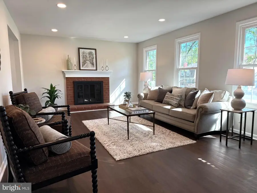 735 Palmer Dr, Herndon, VA 20170 - #2