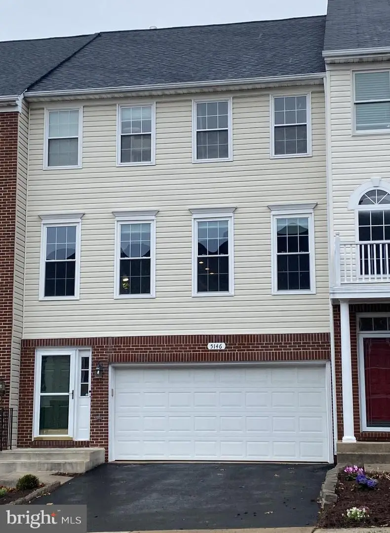 5146 Ballycastle Cir, Alexandria, VA 22315 - #1
