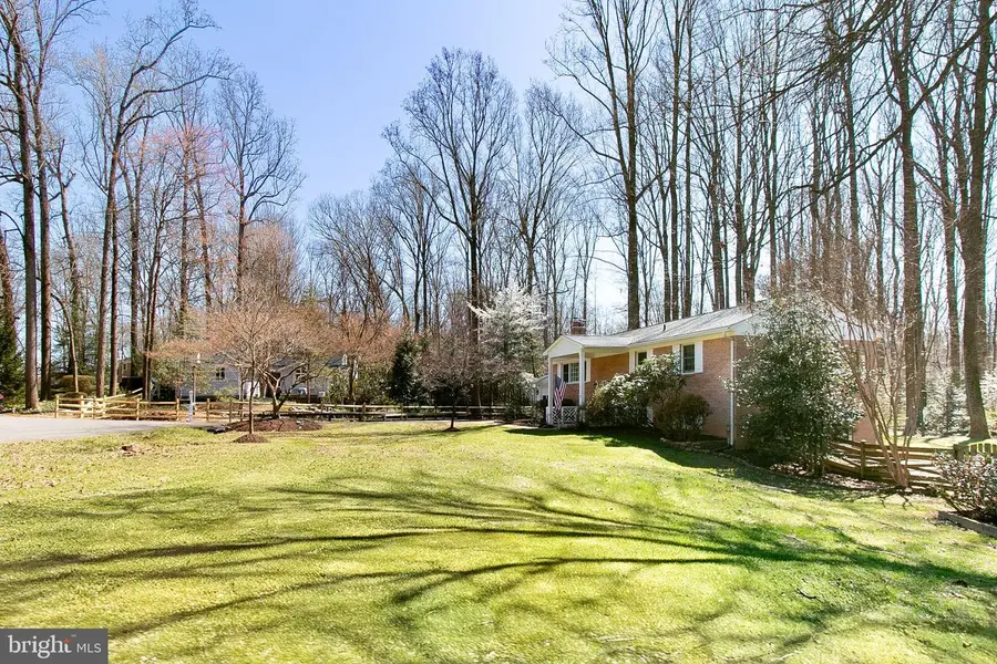 12415 Caisson Rd, Fairfax, VA 22030 - #2