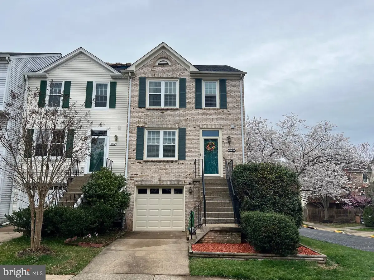 5840 Watermark Cir, Centreville, VA 20120 - #1