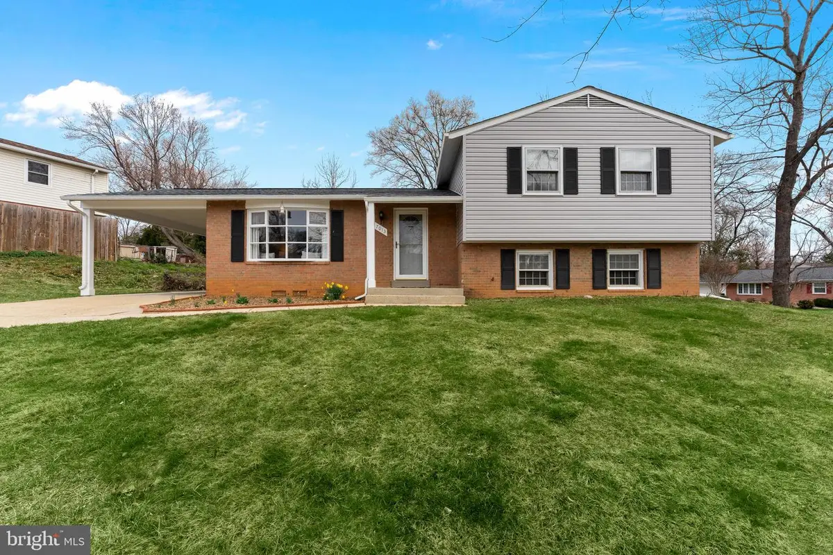 7013 Galgate Dr, Springfield, VA 22152 - #1