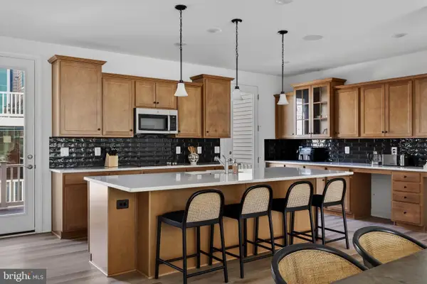 4991 Longmire Way, CHANTILLY, VA 20151