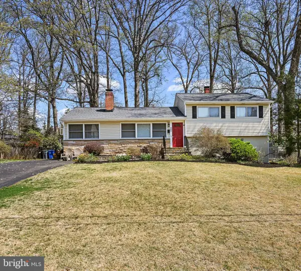 909 Plum St Sw, VIENNA, VA 22180