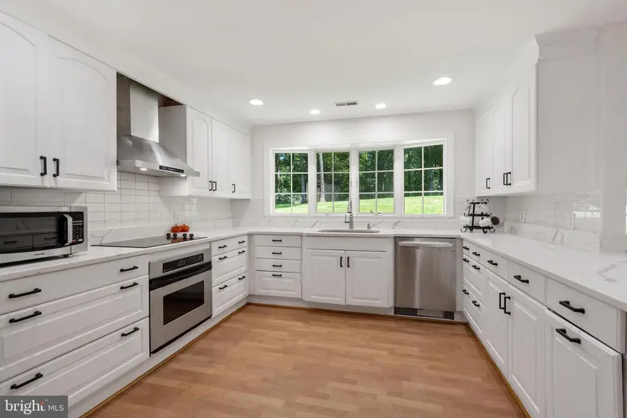 10418 Adel Rd, Oakton, VA 22124 - #3