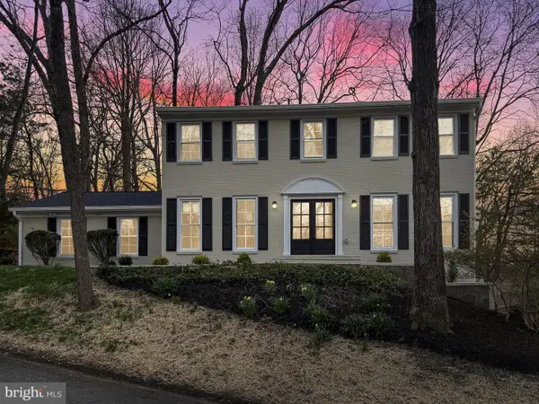 12013 Westwood Hills Dr, HERNDON, VA 20171