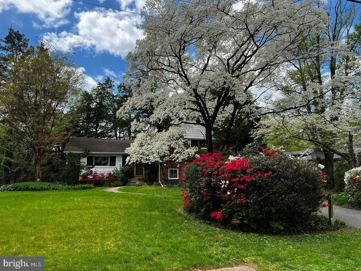 6523 Kerns Rd, Falls Church, VA 22044 - #1