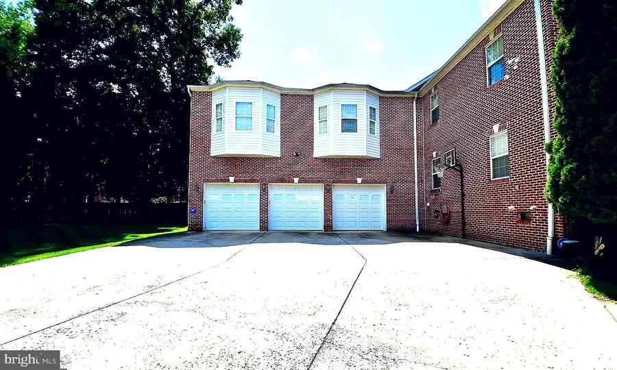 7801 Ridgewood Dr, Annandale, VA 22003 - #3