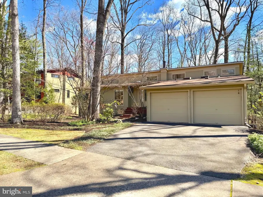 2105 Lirio Ct, Reston, VA 20191 - #2