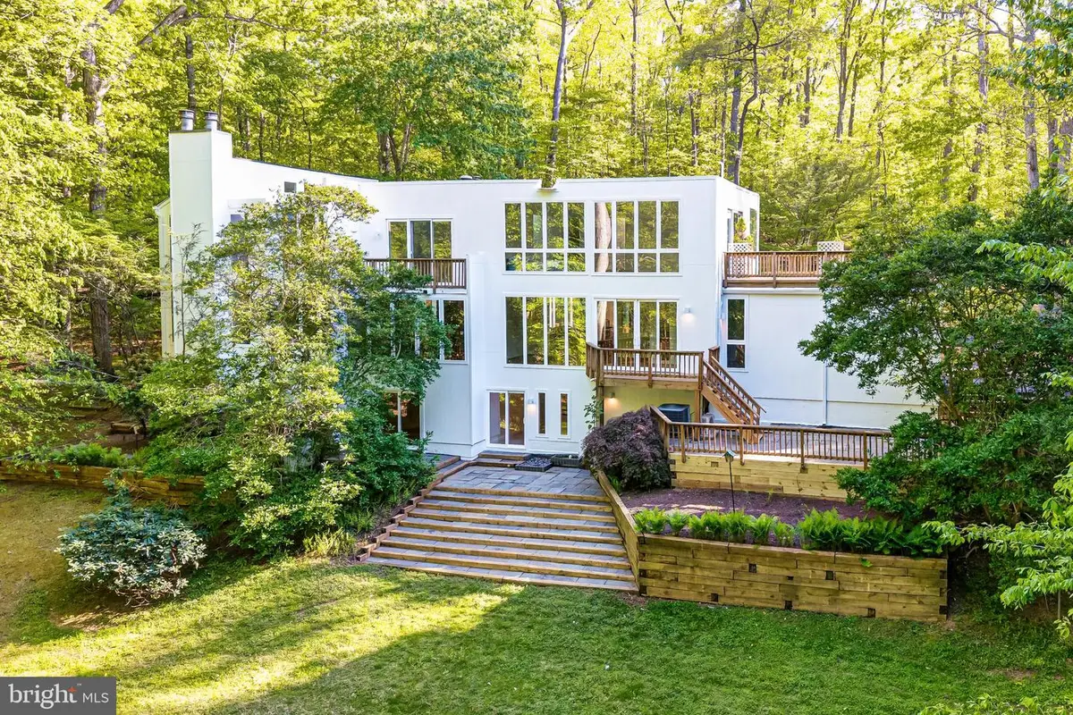 125 Eagles Mere Rd, Great Falls, VA 22066 - #1