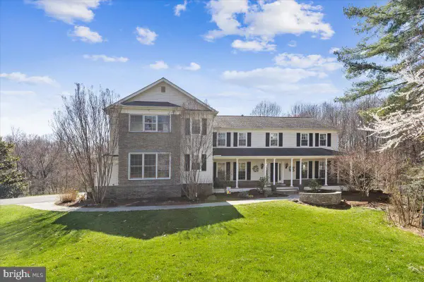 3201 History Dr, OAKTON, VA 22124