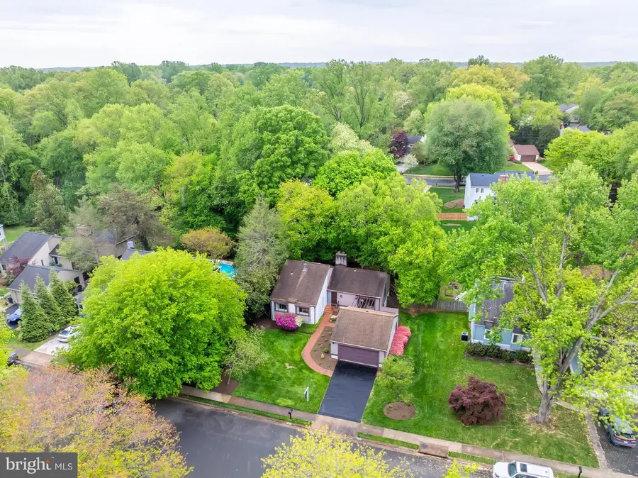 11819 Blue Spruce Rd, Reston, VA 20191 - #2