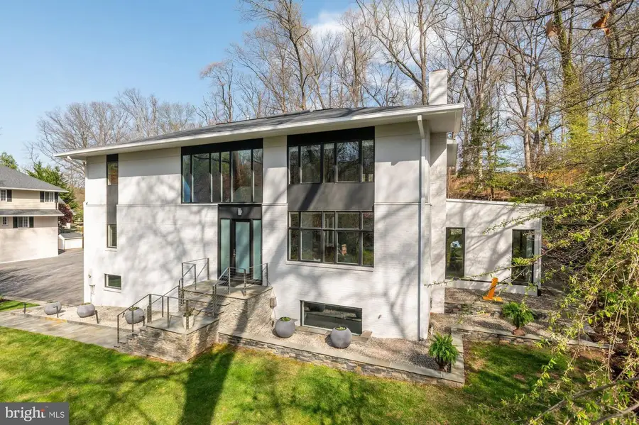 6016 Chesterbrook Rd, McLean, VA 22101 - #3