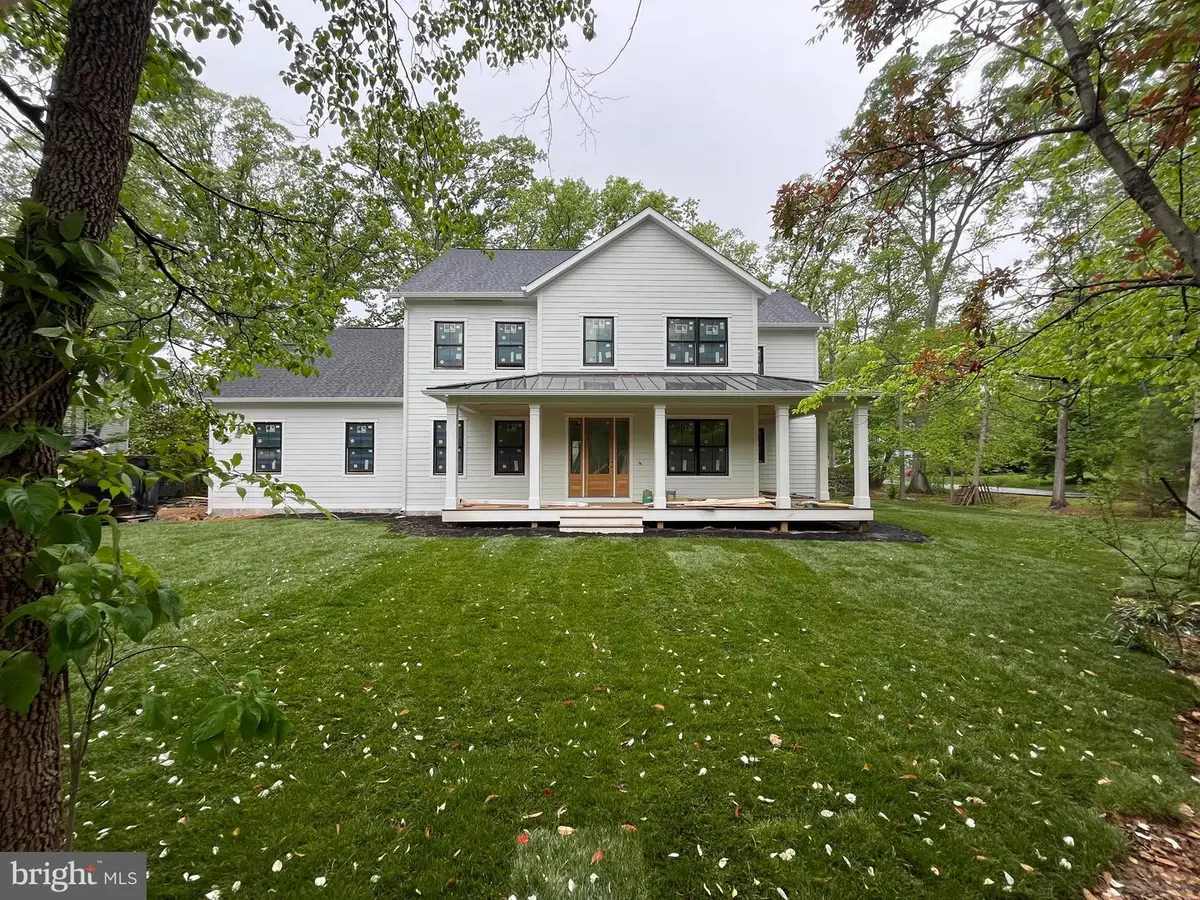 7926 Bolling Dr, Alexandria, VA 22308 - #1