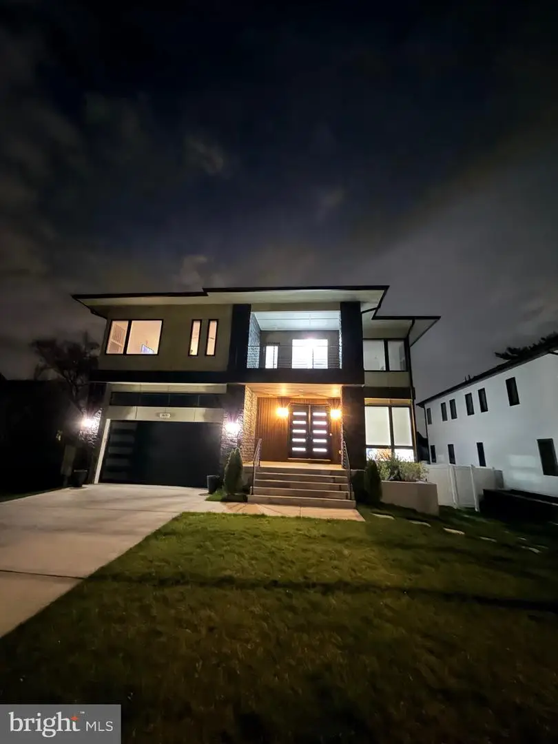 1815 Peabody Dr, Falls Church, VA 22043 - #2