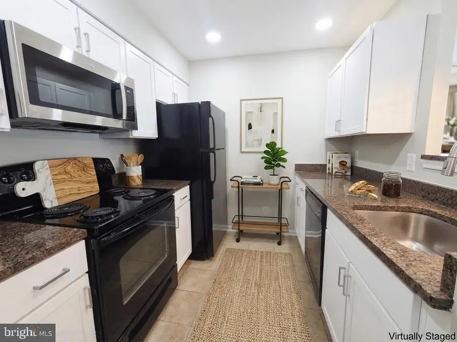 3176 Summit Square Dr #4-e4, Oakton, VA 22124 - #2