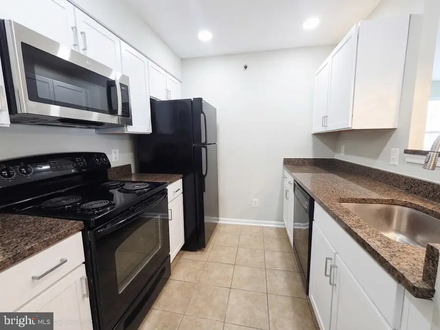 3176 Summit Square Dr #4-e4, Oakton, VA 22124 - #3