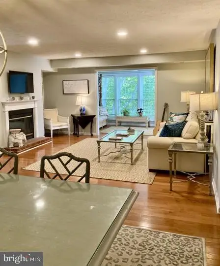 10087 Oakton Terrace Rd, Oakton, VA 22124 - #1