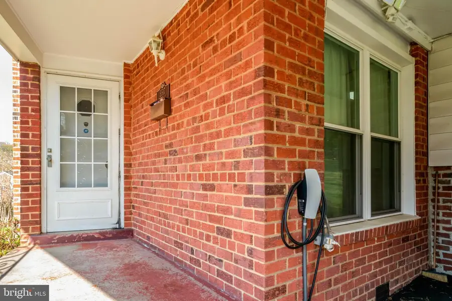 5517 Gwyn Pl, Alexandria, VA 22312 - #3