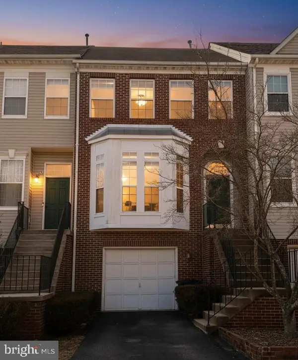 14647 Seasons Dr, CENTREVILLE, VA 20120