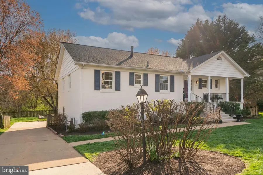 1347 Macbeth St, McLean, VA 22102 - #2