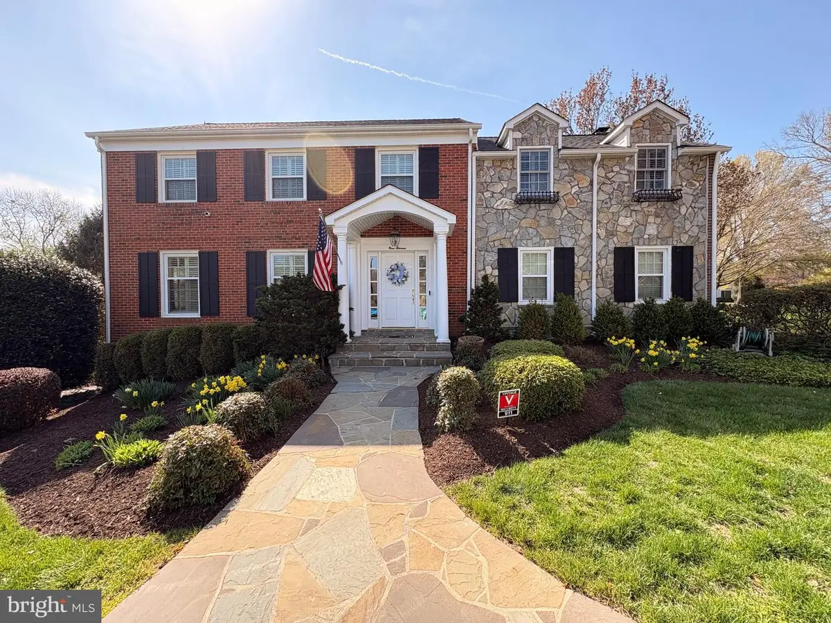 911 Rail Ct, McLean, VA 22102 - #1