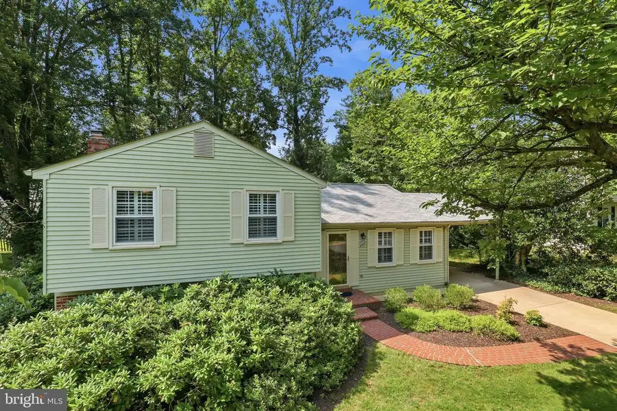 9303 Burnetta Dr, Fairfax, VA 22032 - #3