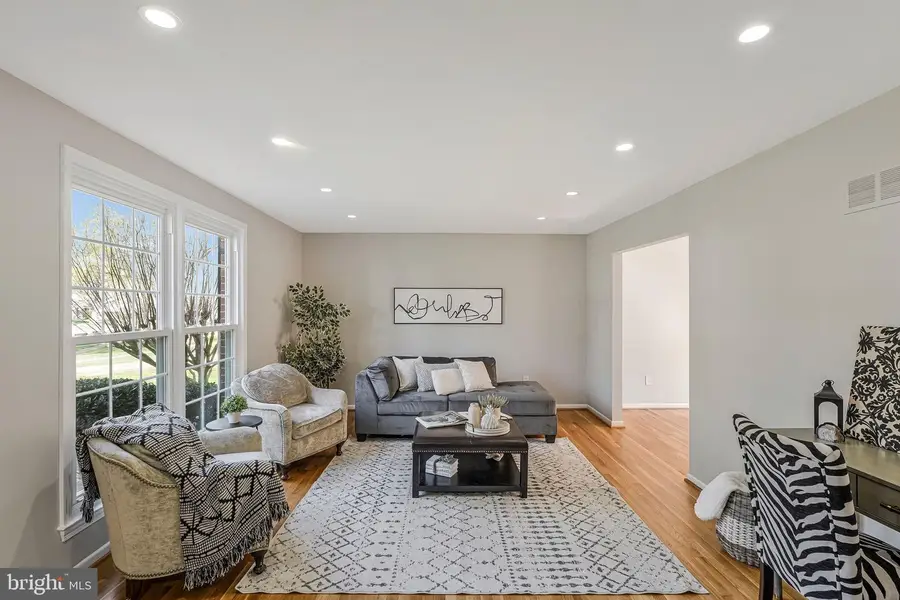 1709 Pebble Beach Dr, Vienna, VA 22182 - #3